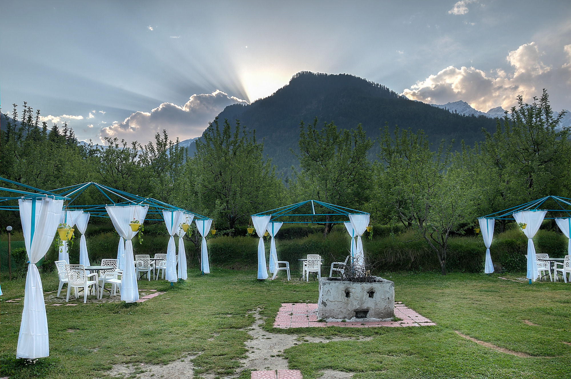 فندق Treebo Trend Celebriti Manali Vashist المظهر الخارجي الصورة